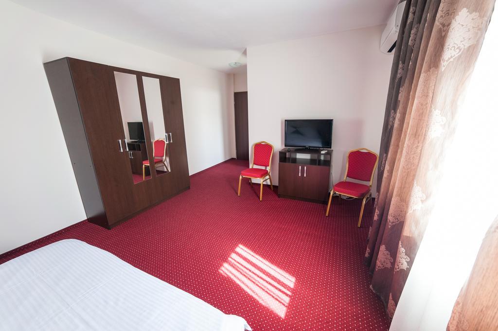 Vatra Romana Bed & Breakfast Racarii de Jos Ngoại thất bức ảnh