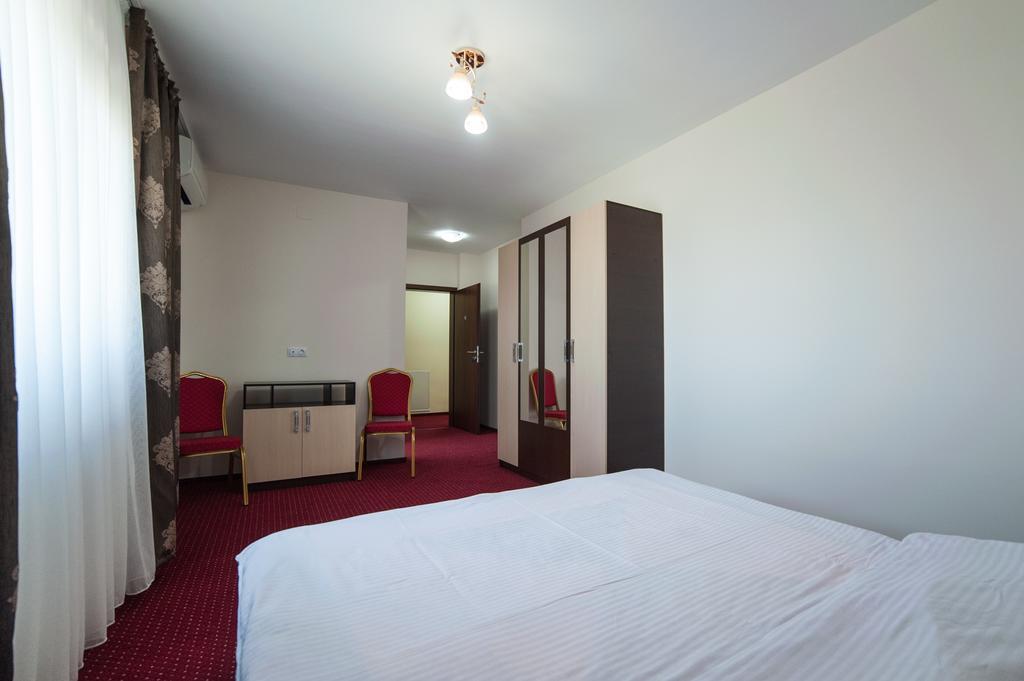 Vatra Romana Bed & Breakfast Racarii de Jos Ngoại thất bức ảnh